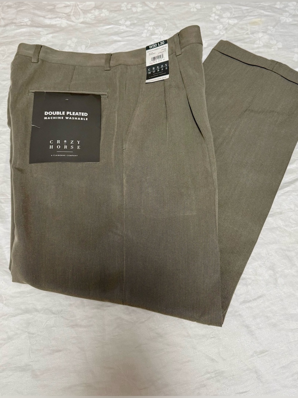 New Crazy Horse (Claiborne ) Men's Double Pleat Dress Pants - Olive Green